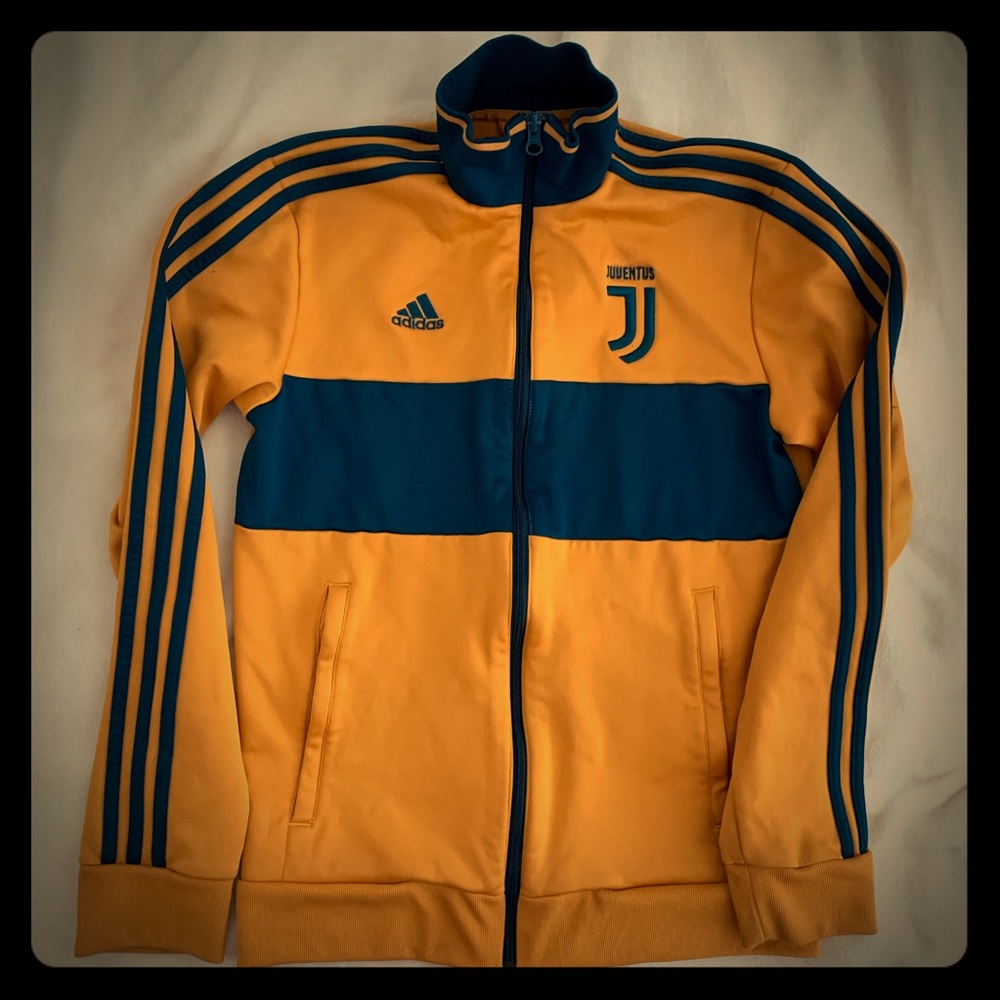 Boys Juventus adidas soccer zip up top.